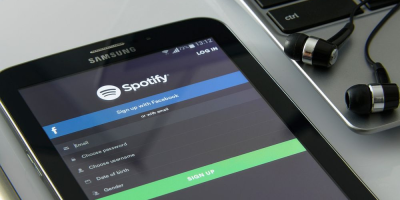 Spotify Diversifies Content with Launch of Video-Based Learning Courses